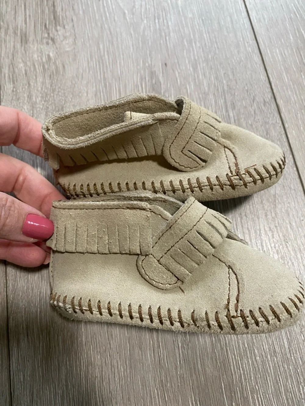 Minnetonka Kids Tan Suede Fringe Moccasins Baby Sz 2 Girls Boys Leather Velcro